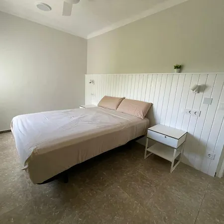 Casa De Vacaciones: A/a, Wifi, Barbacoa, Gran Jardin, Parking, Deporte - - Es-89-140 * Sant Pere Pescador