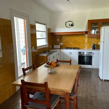 Casa De Vacaciones: A/a, Wifi, Barbacoa, Gran Jardin, Parking, Deporte - - Es-89-140 Holiday home *