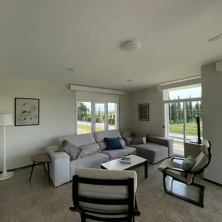 Casa De Vacaciones: A/a, Wifi, Barbacoa, Gran Jardin, Parking, Deporte - - Es-89-140 *